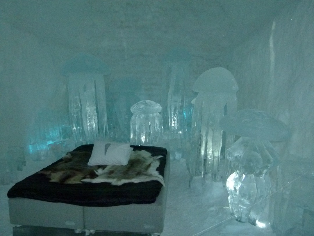 ice, hotel, bed, sculpture, room